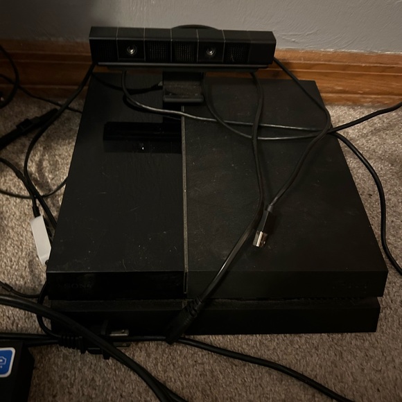 PS4 and full VR setup - Picture 3 of 5